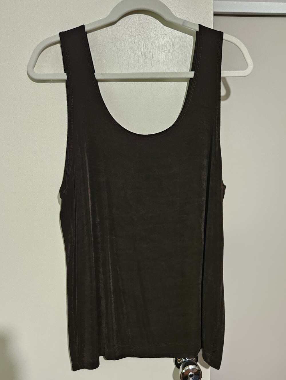 Sleeveless Scoop Neck Tank Top in Dark Brown
